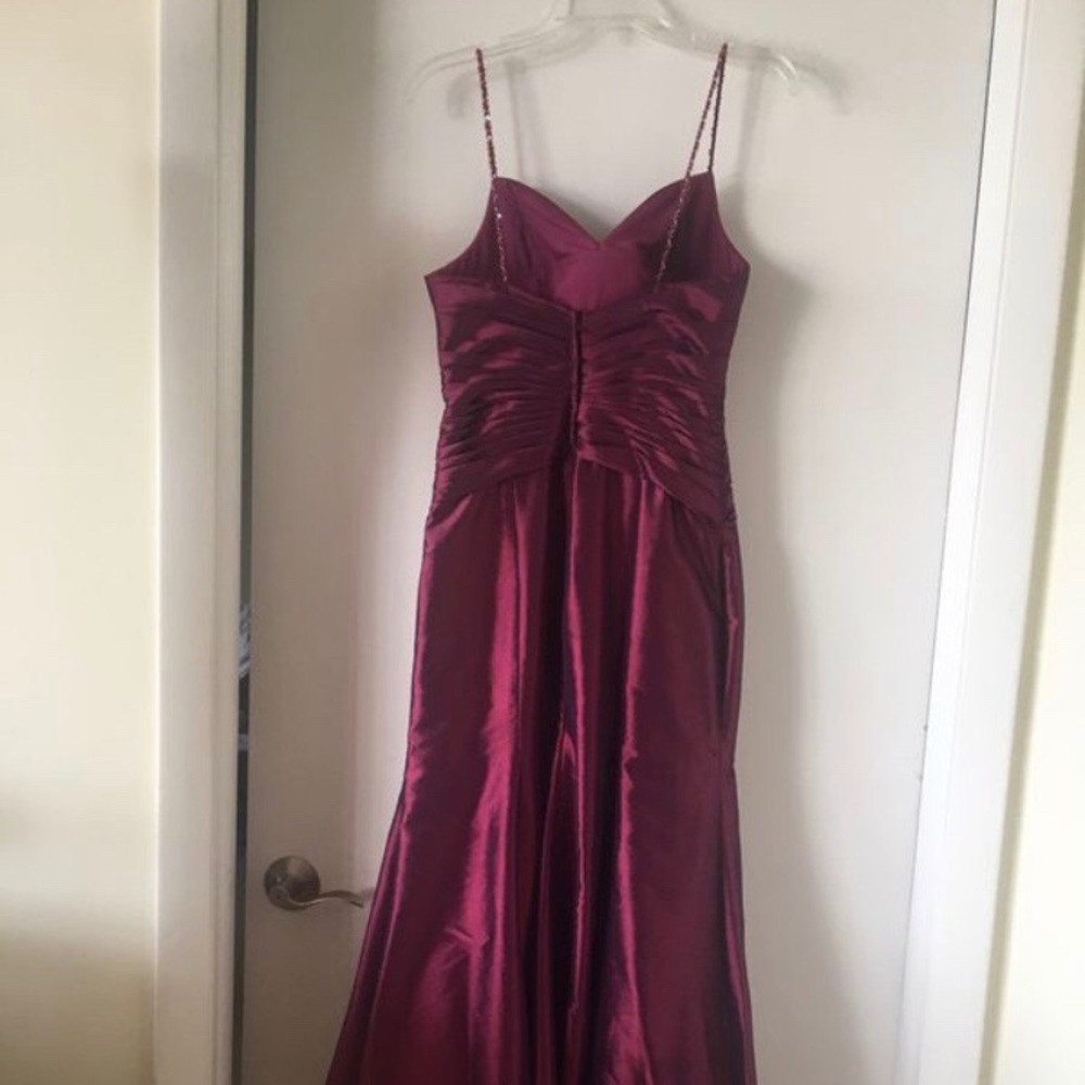 Evening Bridesmaids mermaid dress, Size 4 petite - Picture 5 of 12